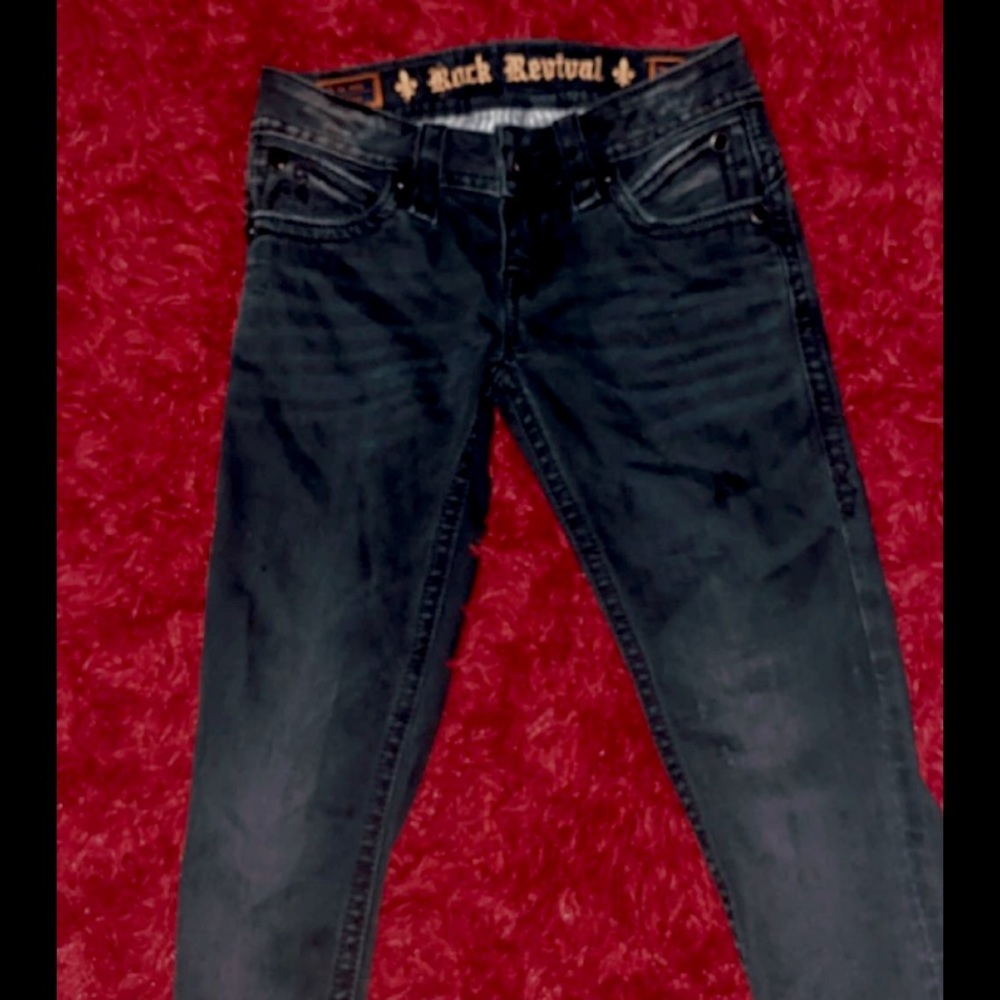 Low rise straight leg Rock Revival jeans size 26!